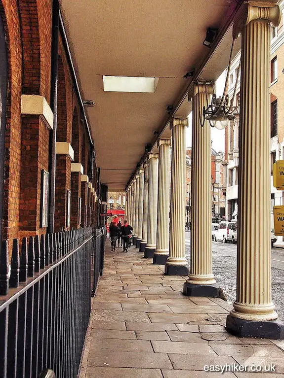 "Drury Lane theatre - in search of the Ghosts of London"