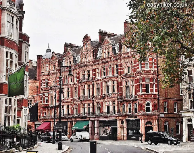 "Mayfair area - in search of the Ghosts of London"