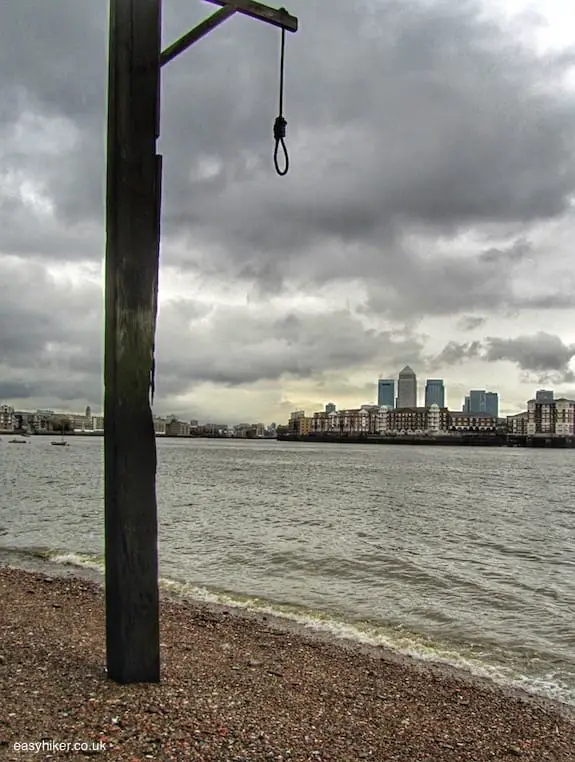 "gallows by the Thames - Cambridge Five in London"