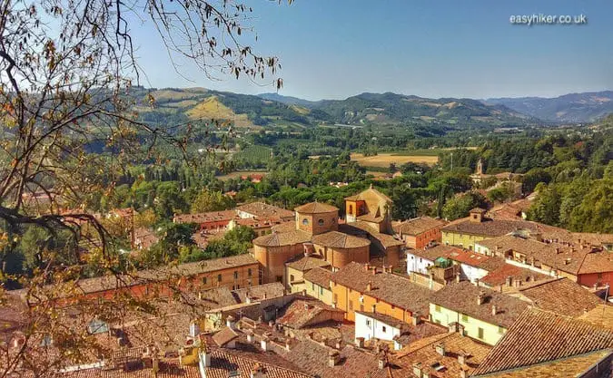 "the rooftops of Brisighella - walks in Emilia-Romagna"