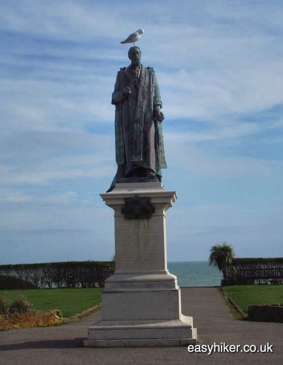 "George V statue along the coastal culture trail"