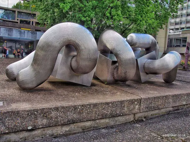 "sculpture as playground - Modern Sculpture in Public Spaces"