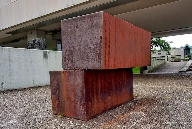 "unbalanced steel blocks - Modern Sculpture in Public Spaces"