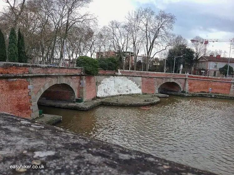 "two canals meet - Hiking Part of Canal du Midi in Toulouse"