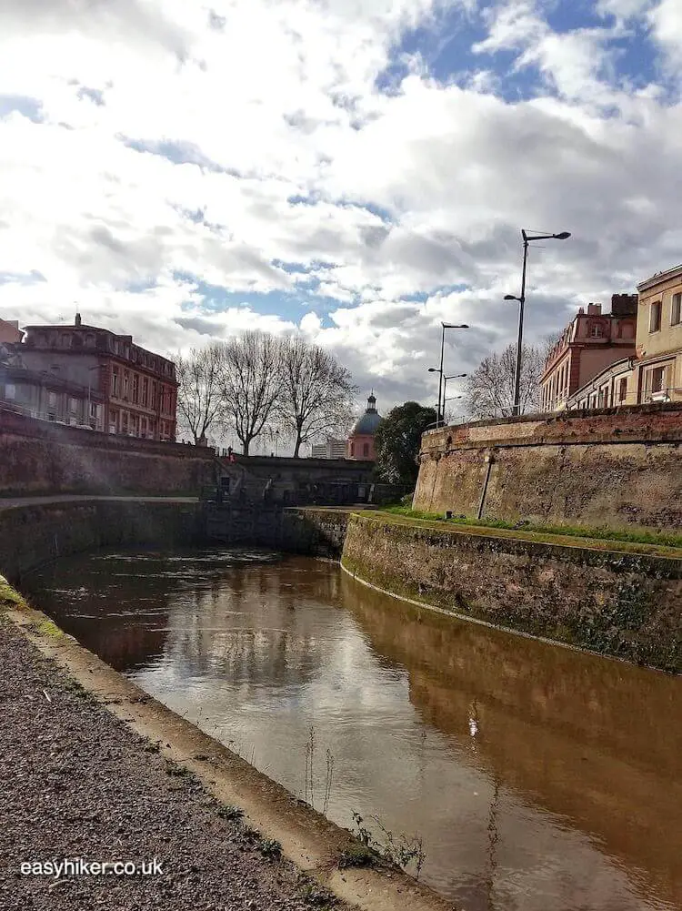 "St Pierre lock in Toulouse