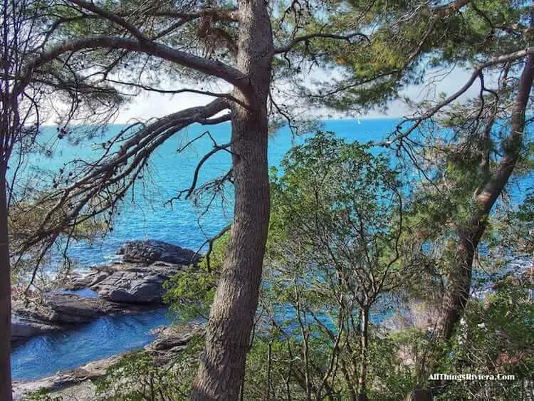 "scenic views on the walk on Passeggiata Anita Garibaldi"