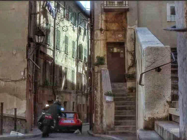 "Rue Longue Menton in movie Never Say Never Again"
