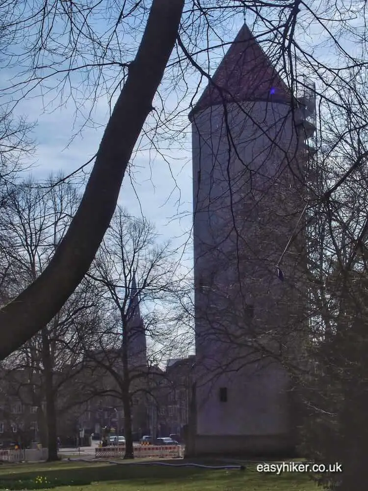 "the Buddenturm along the wall walk"