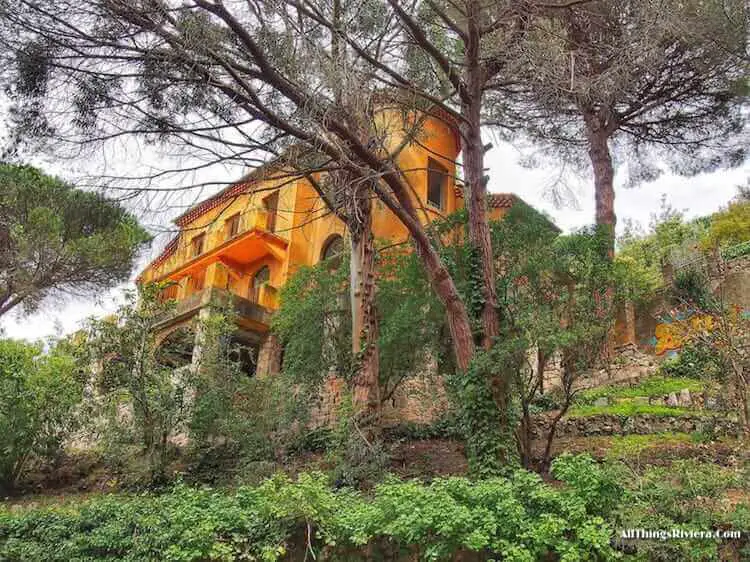 "abandoned Villa in countryside of Cannes"