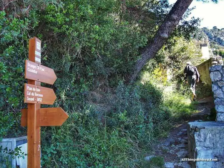 "GR 52 on the steep hills of Menton"