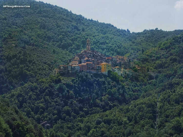 "Castle Vittorio -Ligurian mountain villages"