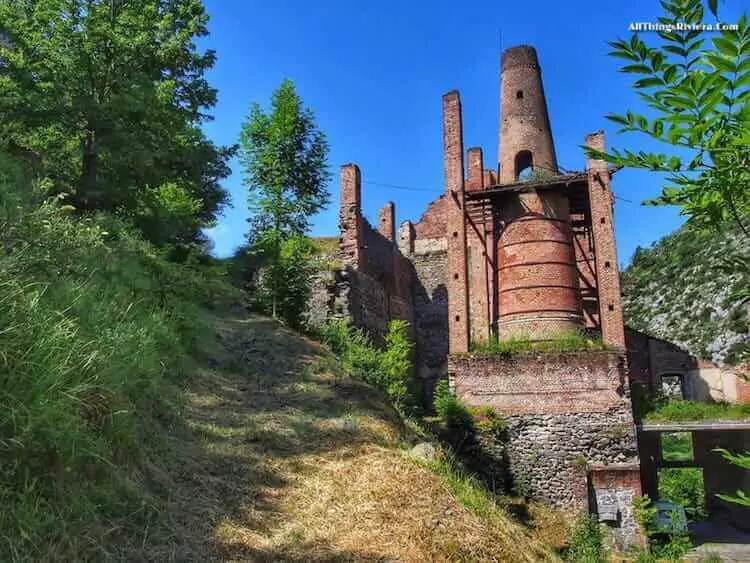 "old kiln of La Brigue - Mountain Village from Central Casting"