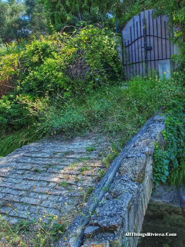 "another bridge over the Canal de la Siagne"