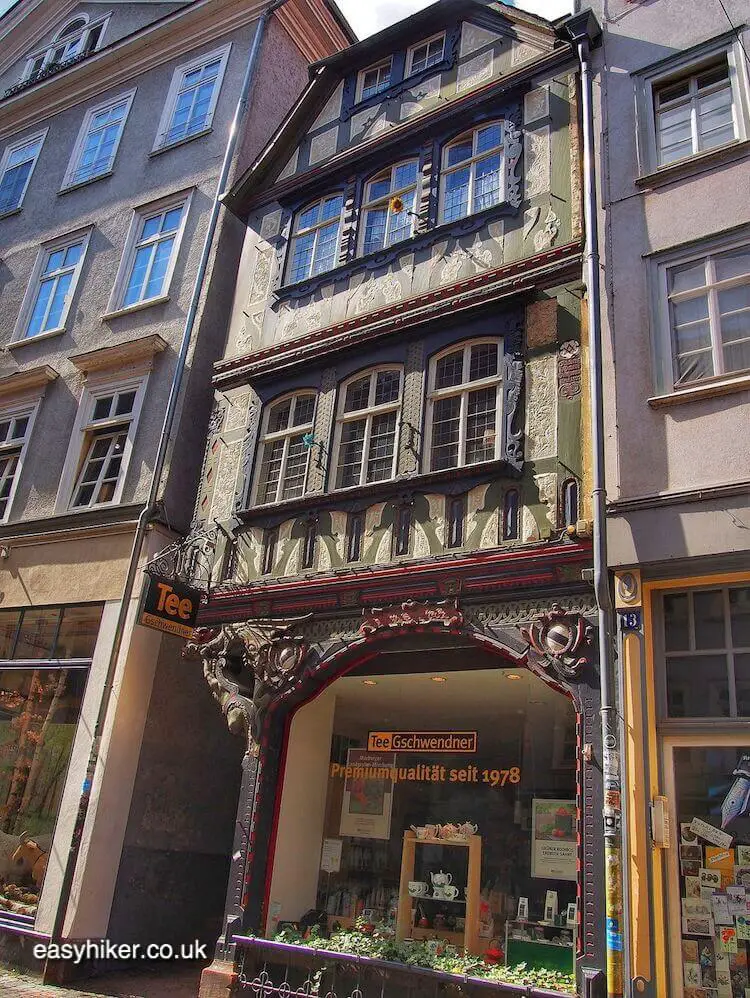 "see historic buildings on the city walks in Wetzlar and Marburg"