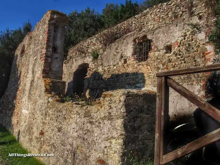 "more Roman ruins along a stretch of via Iulia Augusta"