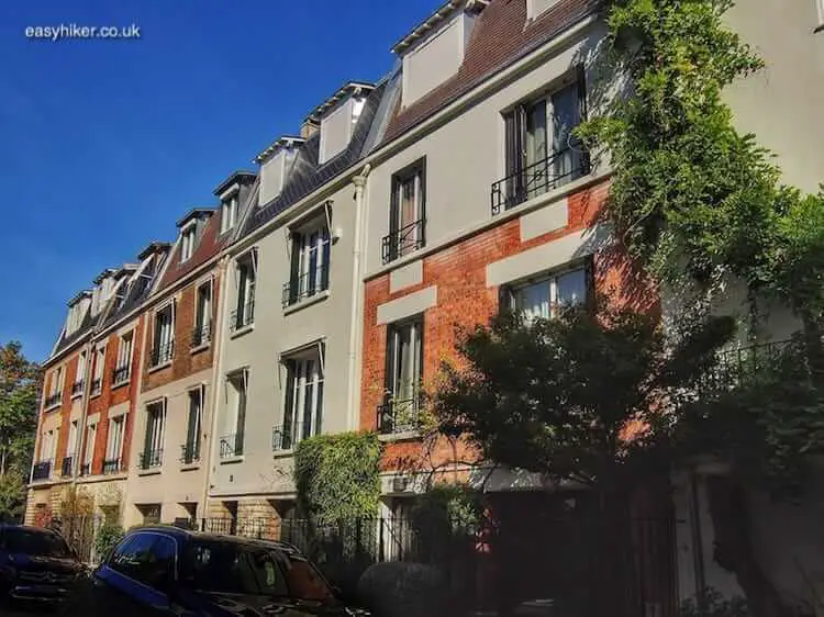 "residential buildings - modernist architecture in Paris"