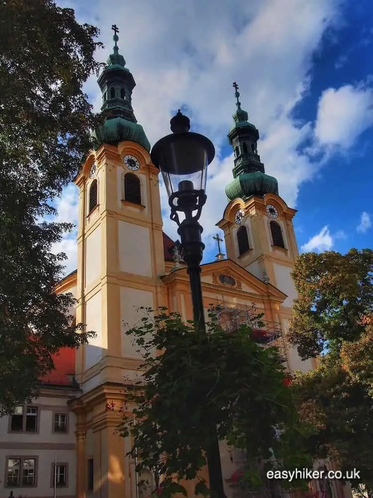 "Serviten - Most Interesting Viennese Graetzels"