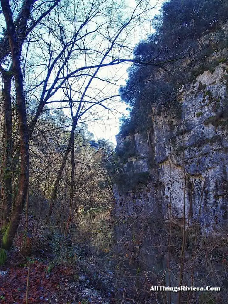 "stony hillsides along the banks of the River Loup"