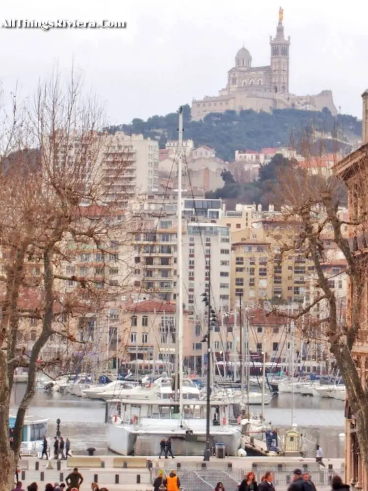 "how to pass a day in Marseille by the port"