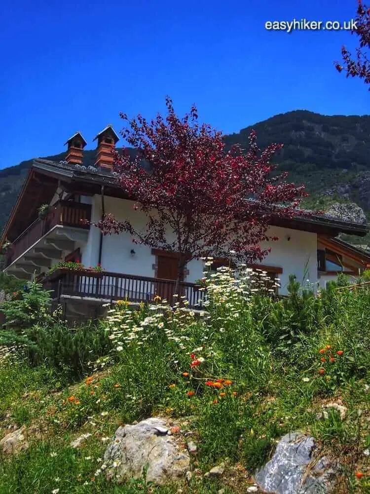"alpine house in Limone"