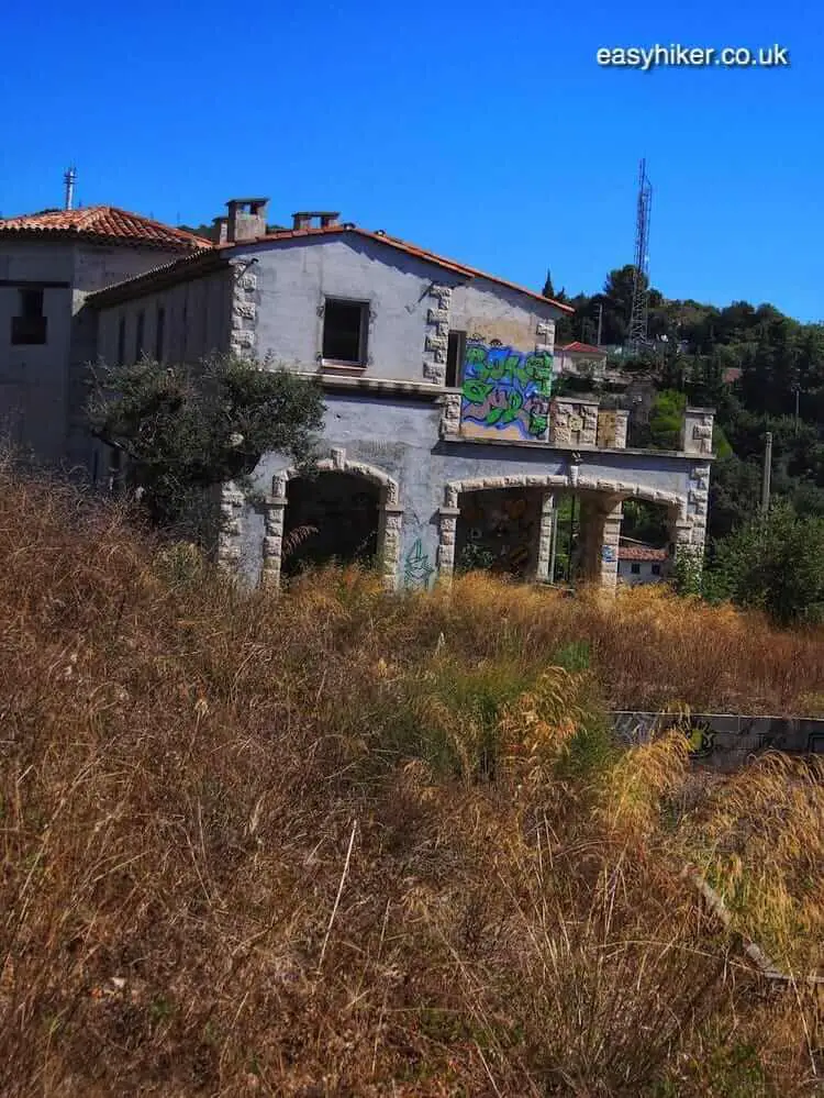 "walk on the wild side of Nice in Parc Vinaigrier among unfinished villas"