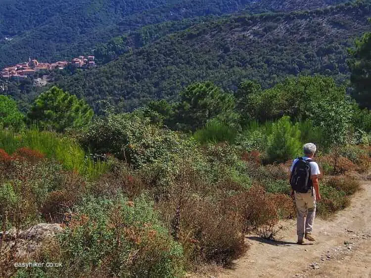 "holiday easy hikes in Elba"