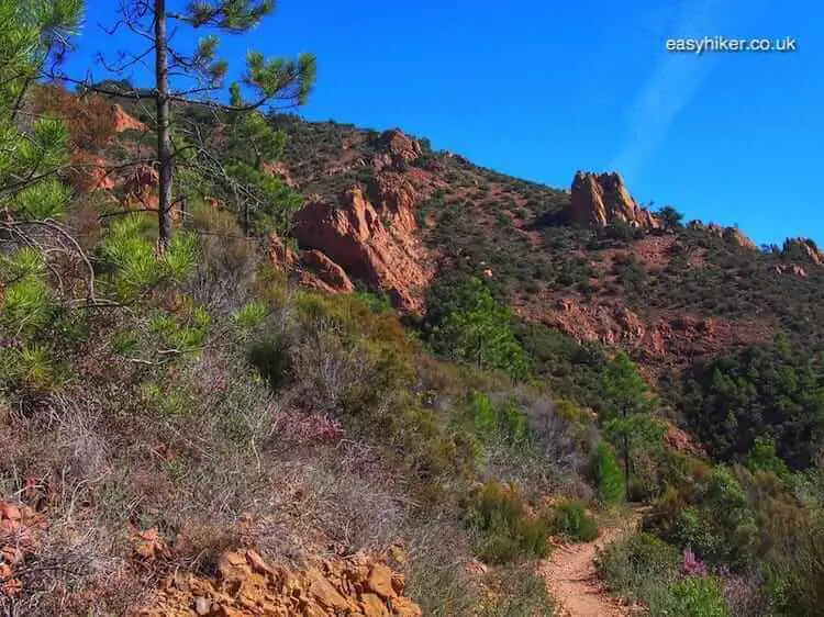 "more red rocks of the Riviera"