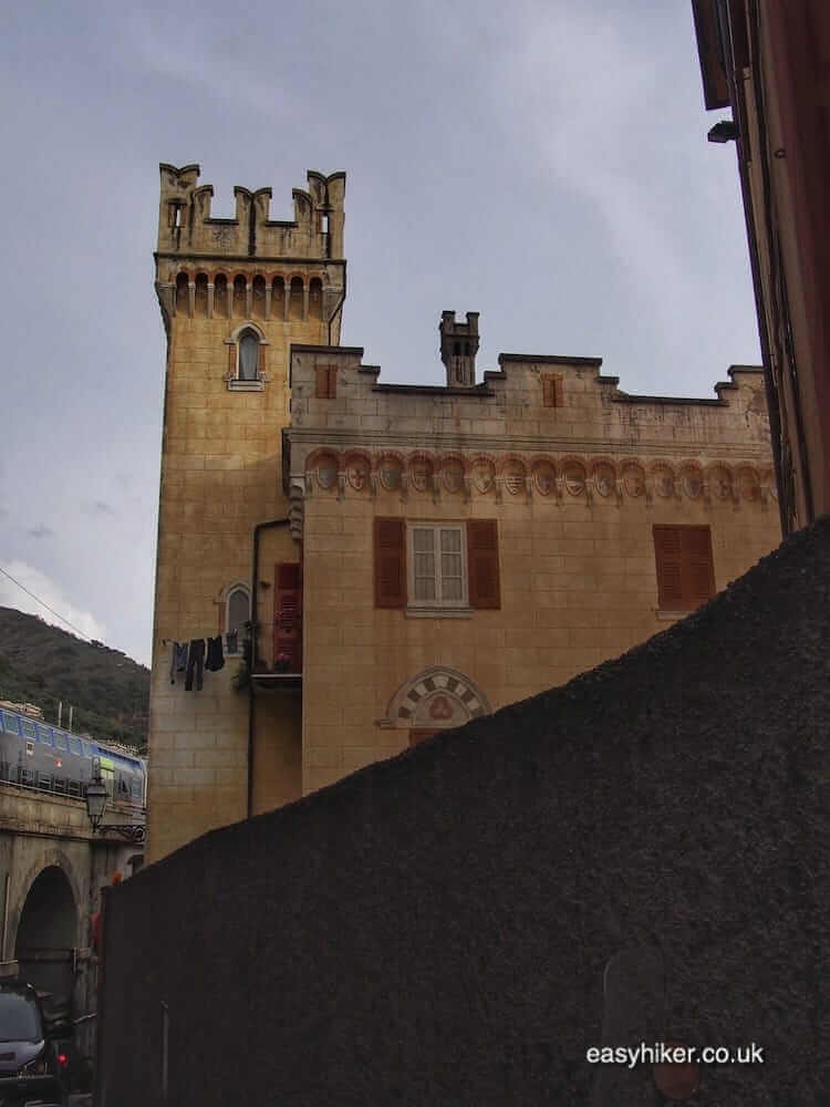 "some trompe l'oeil in Bogliasco -  that rare find in Liguria"