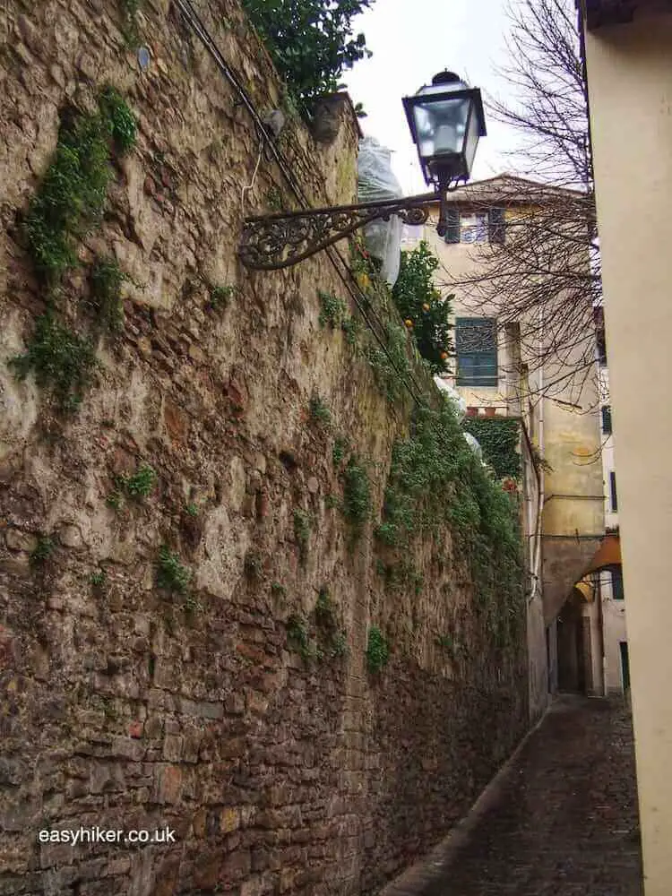 "an alley in Oltrarno - Frumpier Sister of Florence"