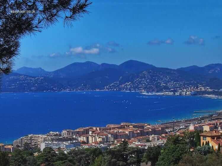 "red rocks seen from Croix-des-Gardes in Cannes"