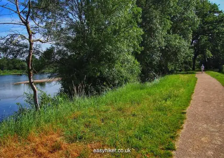 "walk along the river on the Perfect Hike in the Valley of the Loire"