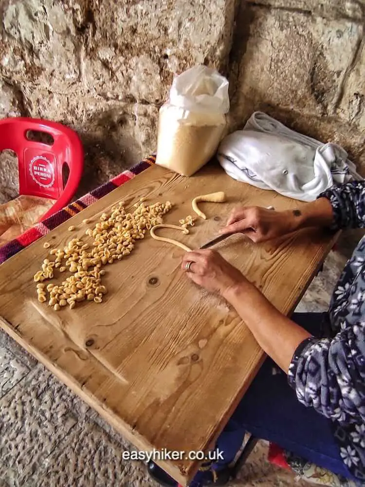 "pasta ladies  - Surprises from Santa Claus in Bari"