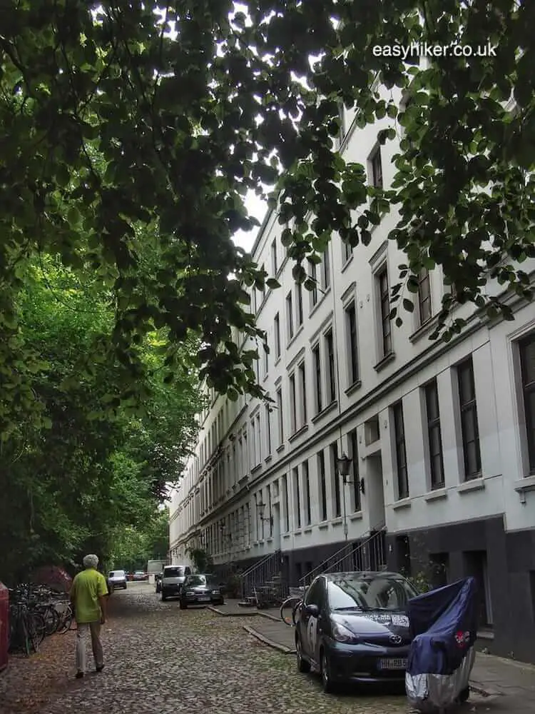 "The Hoods of Hamburg: Wealthy and Stylish"