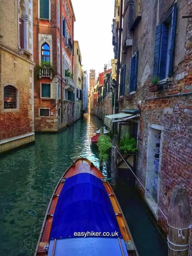 "What to Bring on a Day Trip to Venice"