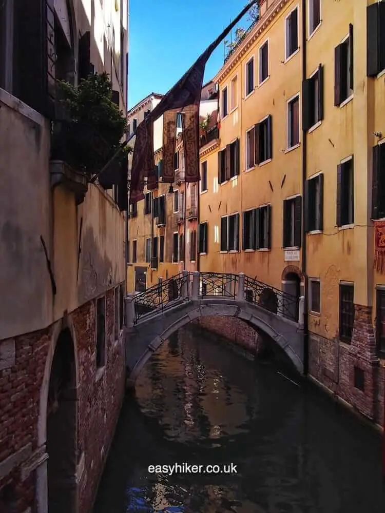 "What to Bring on a Day Trip to Venice"
